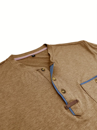 Magnus - Elegant T-skjorte med rund hals og lomme
