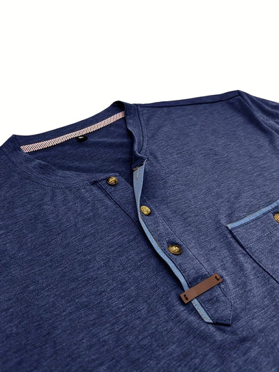 Magnus - Elegant T-skjorte med rund hals og lomme